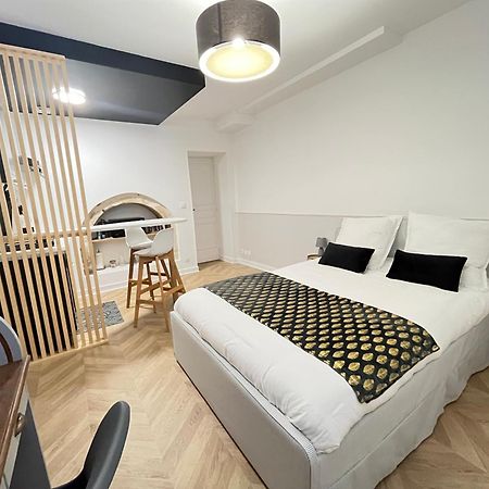 Le Studio Haslay Seraucourt En Plein Coeur De Ville De Bourges - Charme De L Ancien Et Confort Contemporain الغرفة الصورة